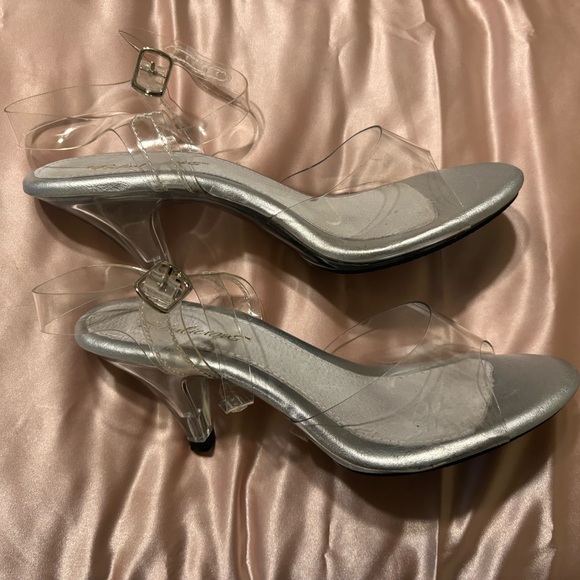 Fabulicious clear kitten heels. Size 9 (fits like 8.5) - Picture 3 of 13